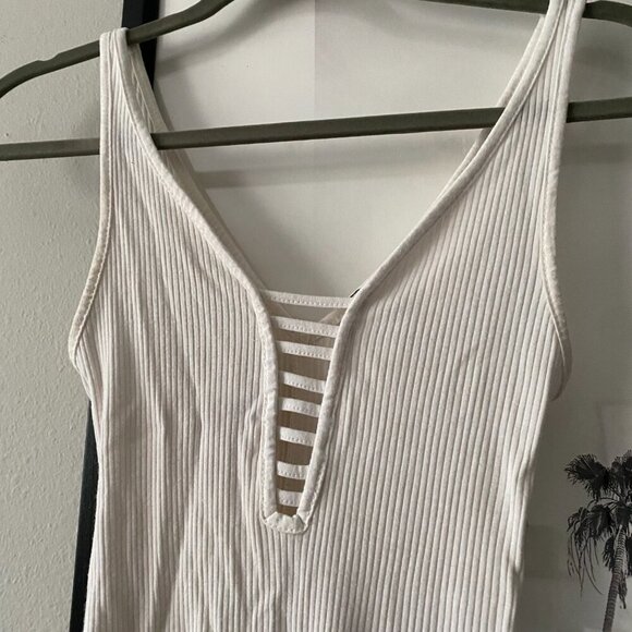 Emma & Sam | EUC Ribbed Ladder Detail Sleeveless Bodysuit in White Size XS - Picture 3 of 8